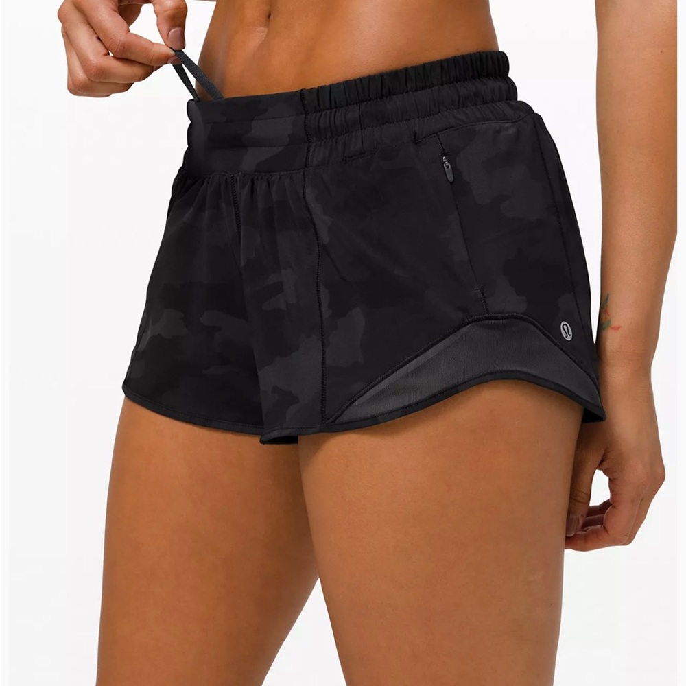 Lululemon hotty hot shorts 2.5”
